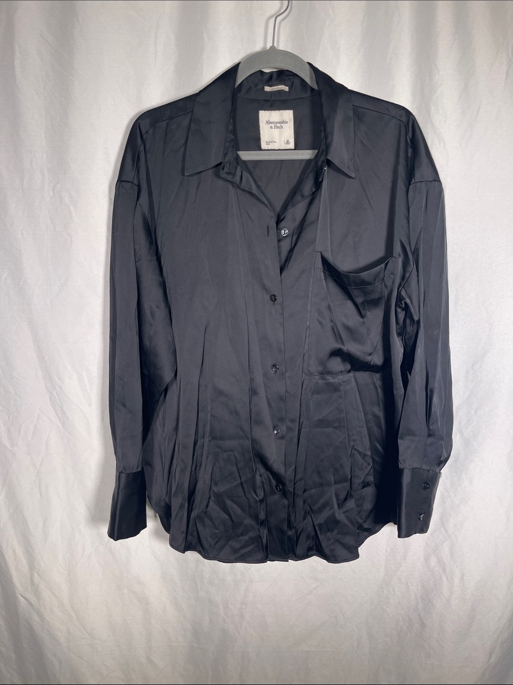 ABERCROMBIE & FITCH WOMENS BLACK SATIN BUTTON DOWN SHIRT BLOUSE OVERSIZED MEDIUM